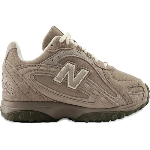 204L “Mushroom/Arid Stone” sneakers